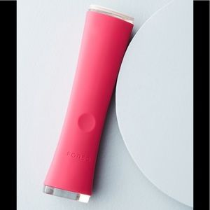 Foreo Espada Blue Light Acne Treatment in Magenta